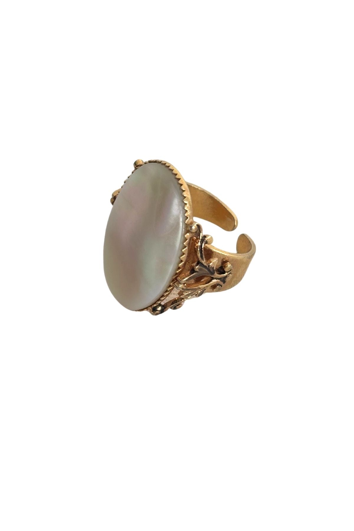 Vintage mother of pearl costume ring