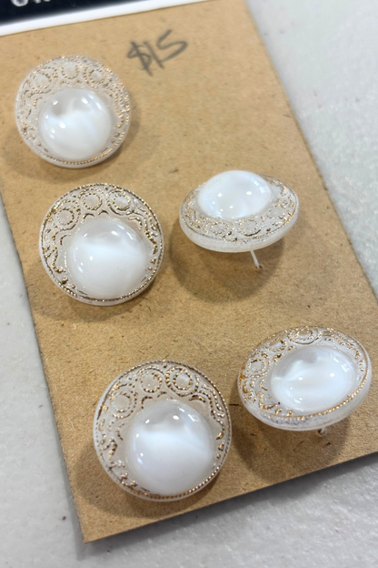 Chic vintage buttons