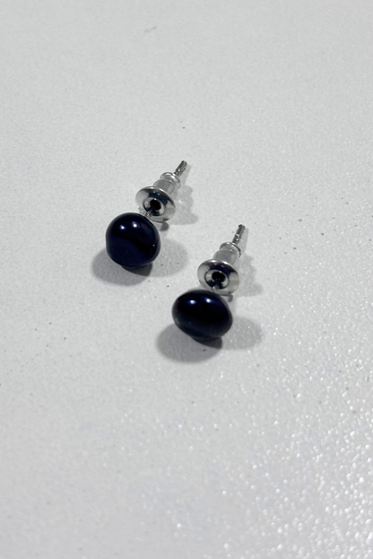 Pearl + 925 silver stud earrings