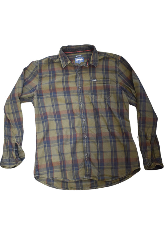 Wrangler button down, L