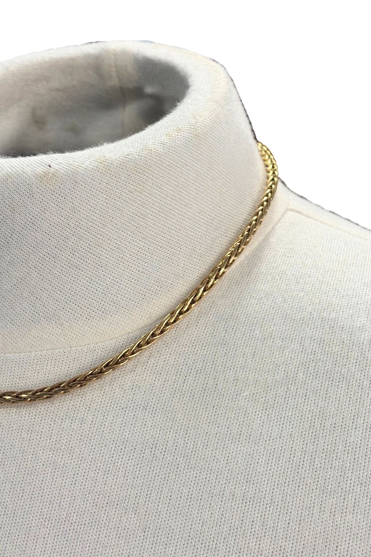 9ct Gold beautifully made braided chain necklace 9.59g