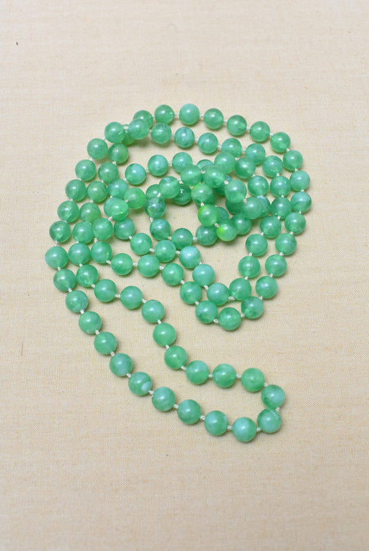 Retro green beaded necklace