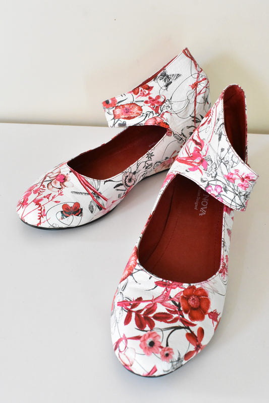 Via Nova floral ankle strap flats, 41