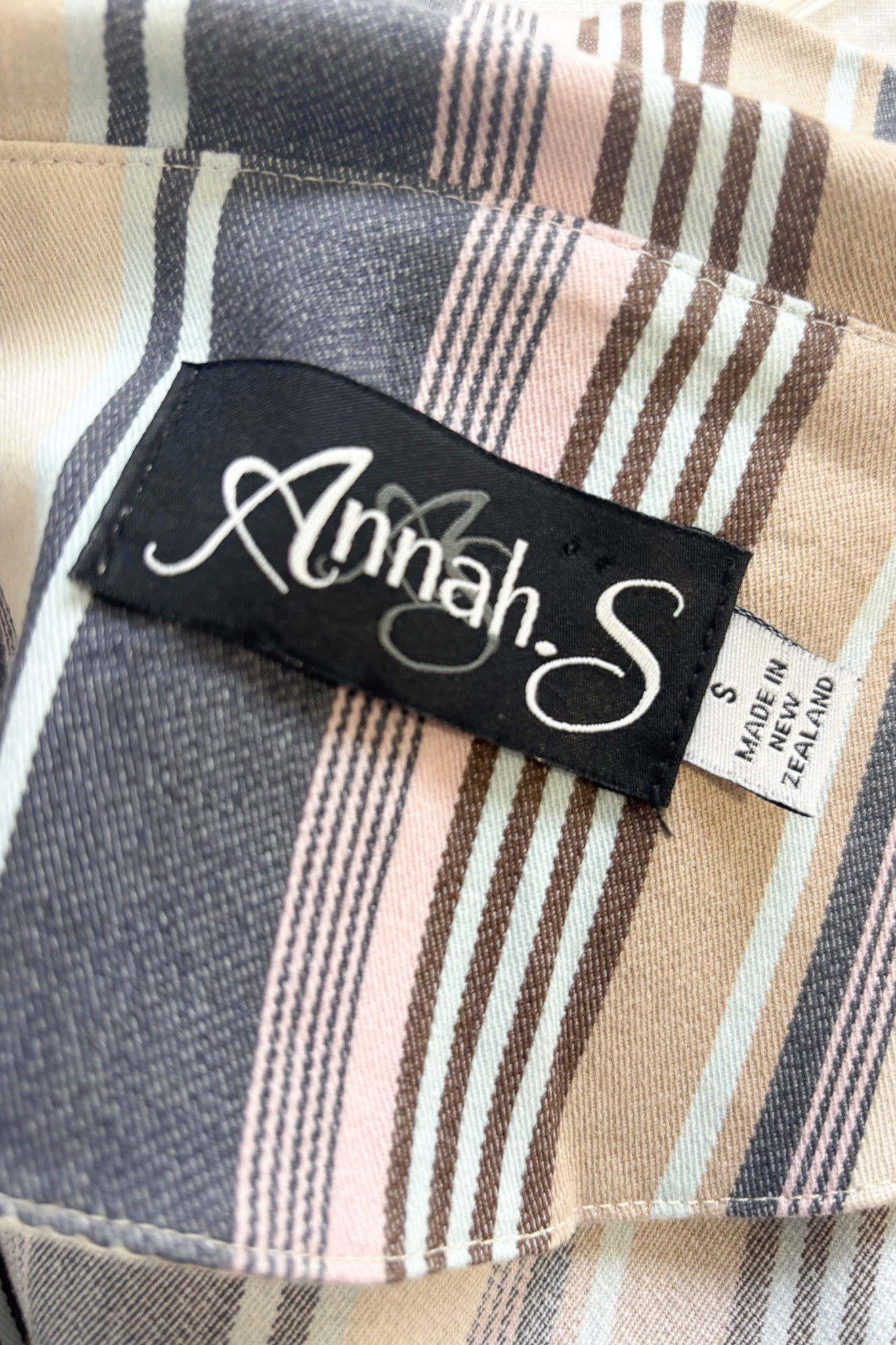 Annah. S NZ made striped lowcut blazer, S