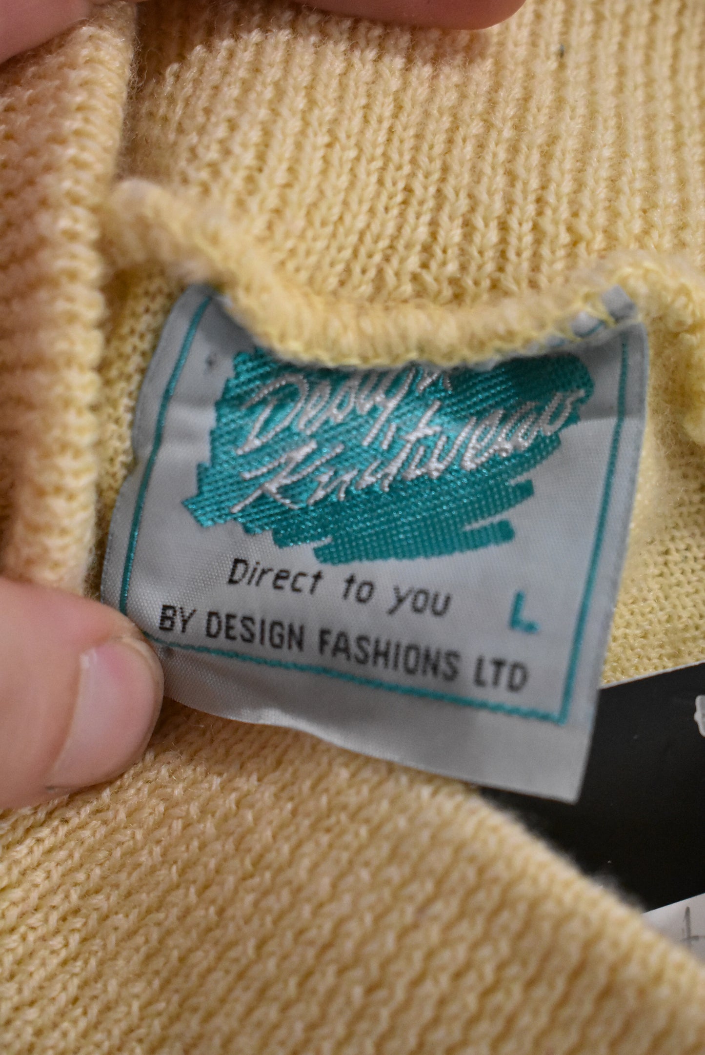 Design Knitwear NZ made 100% wool knit jumper, L