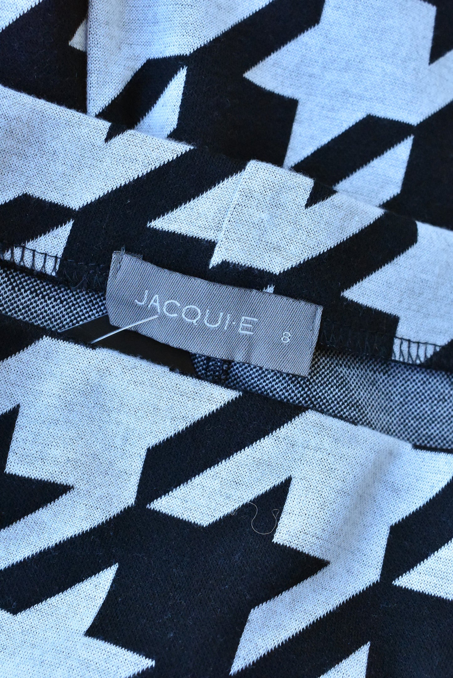 Jacqui E grey houndstooth skirt, size 8