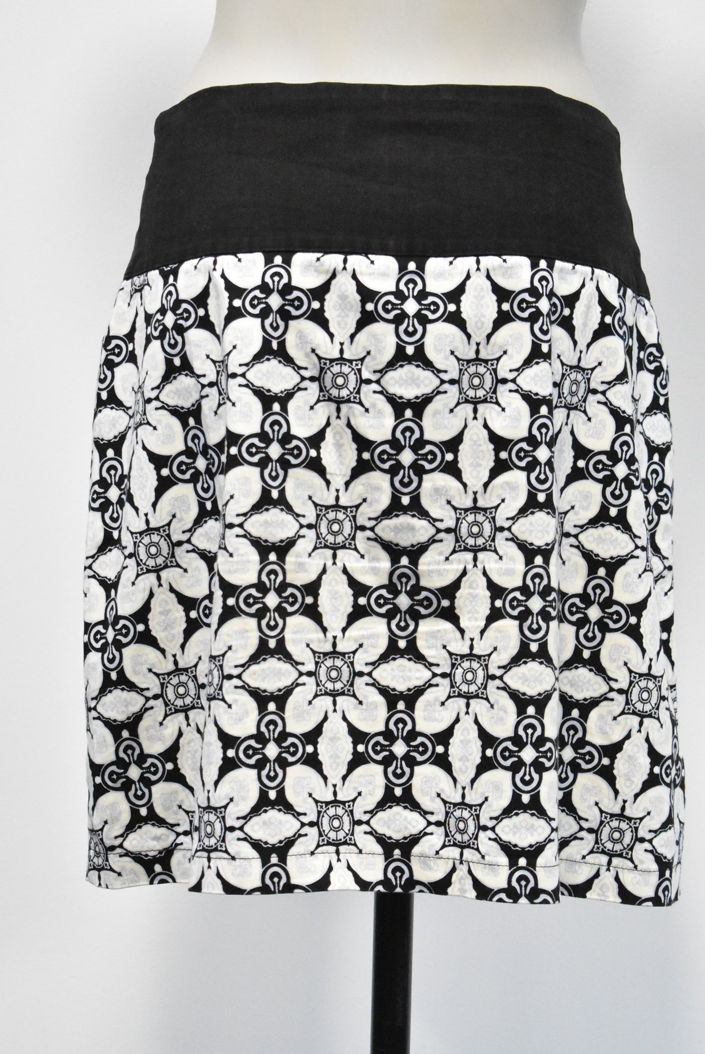 Scintilla black and blue skirt, 10