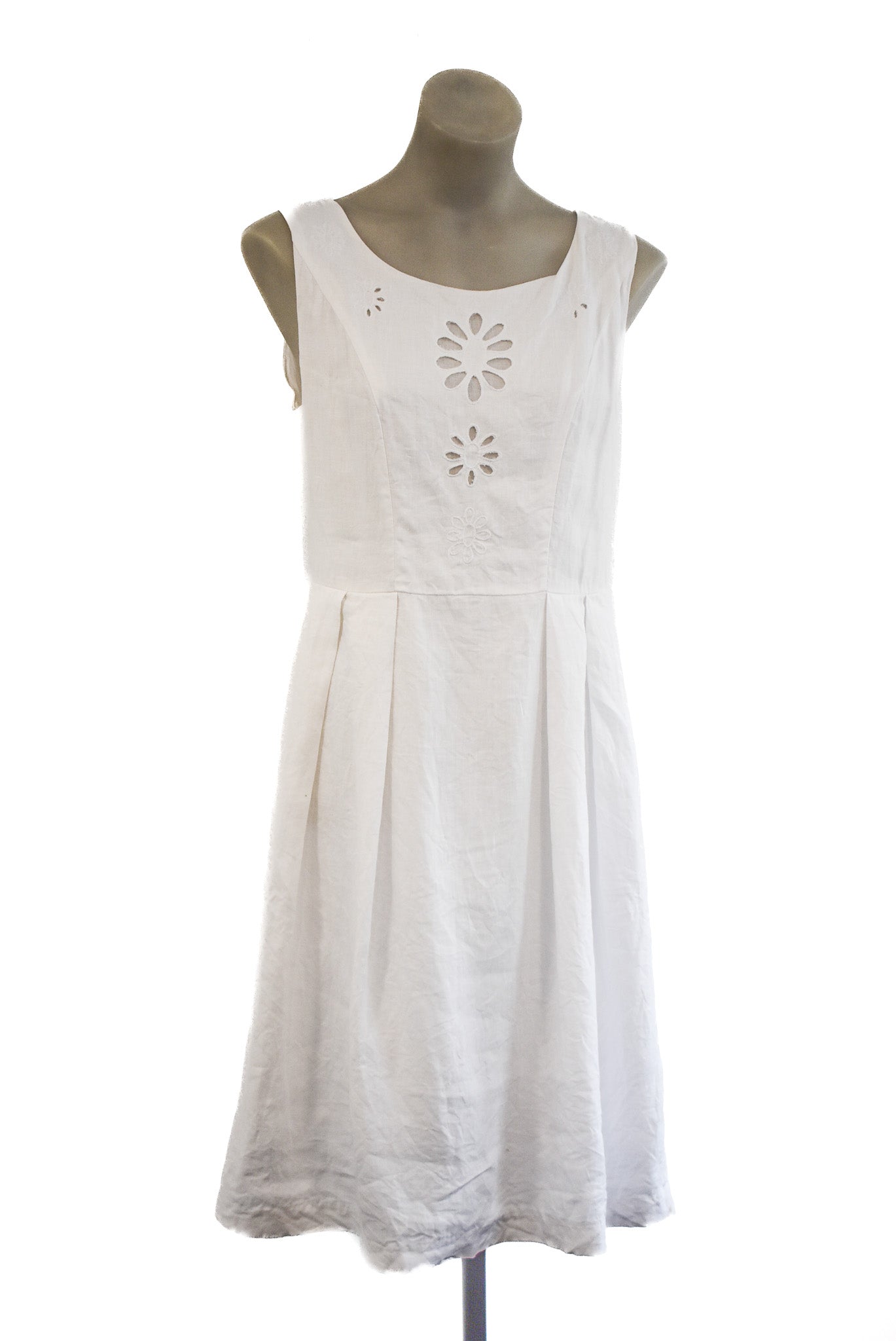 Max white linen dress, 12