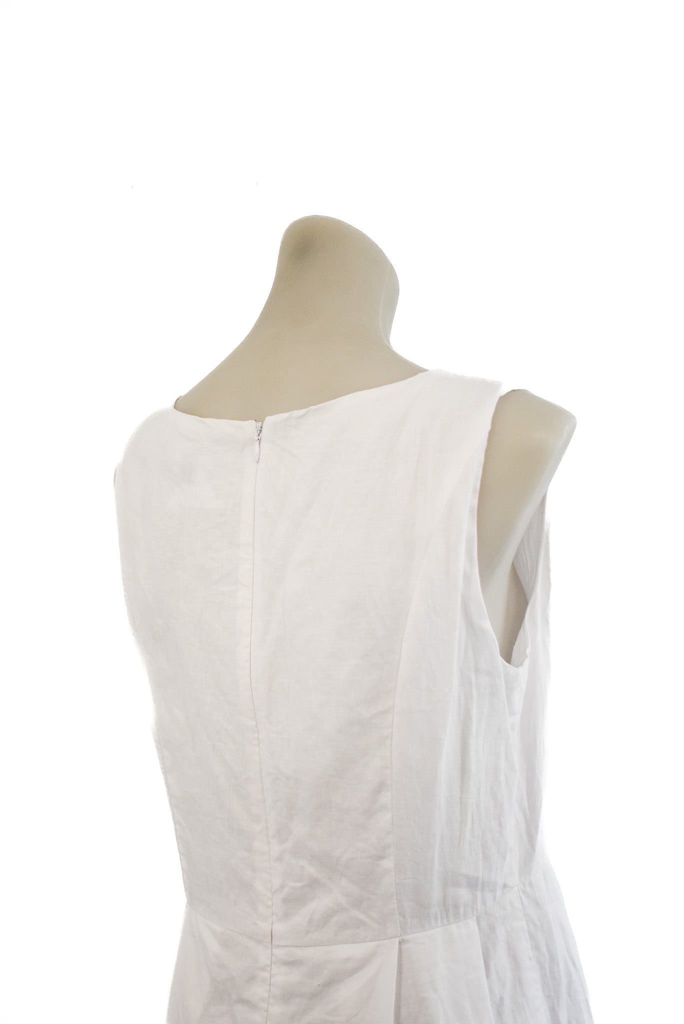 Max white linen dress, 12