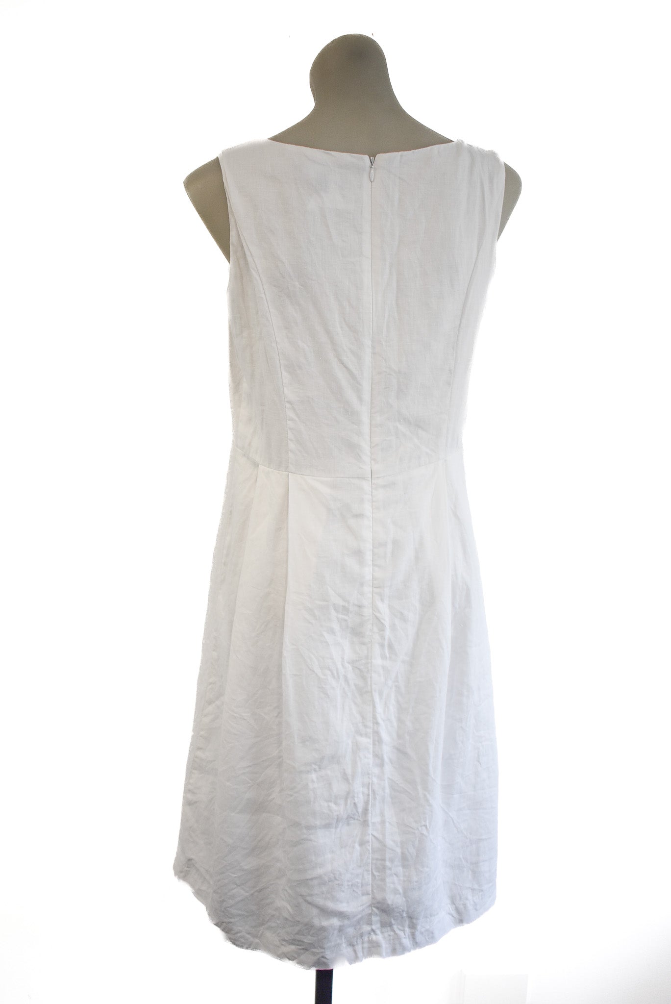 Max white linen dress, 12