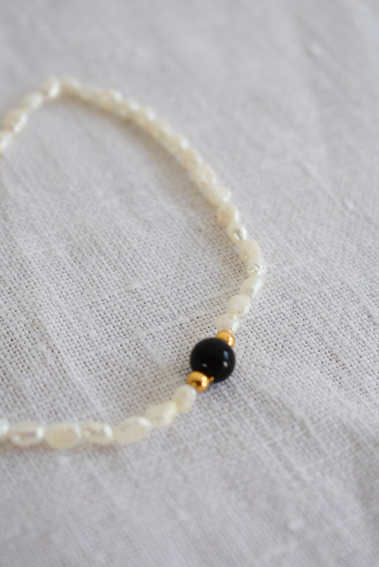 Pearl & Onyx bracelet