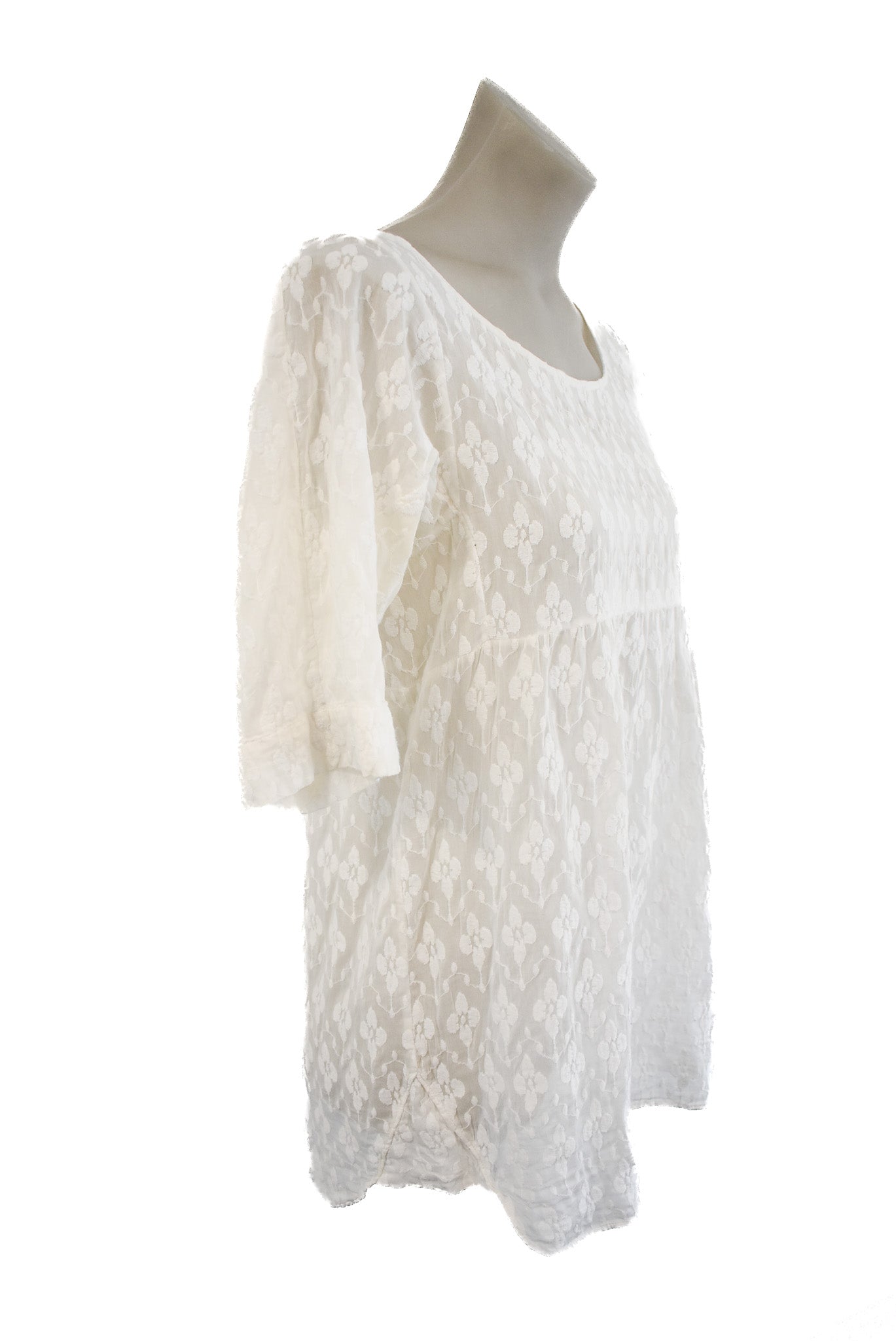 Adorable white cotton embroidered top, s/m