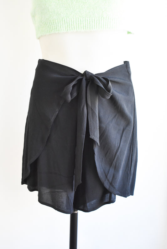 RUBY flowy black front tie shorts, 10