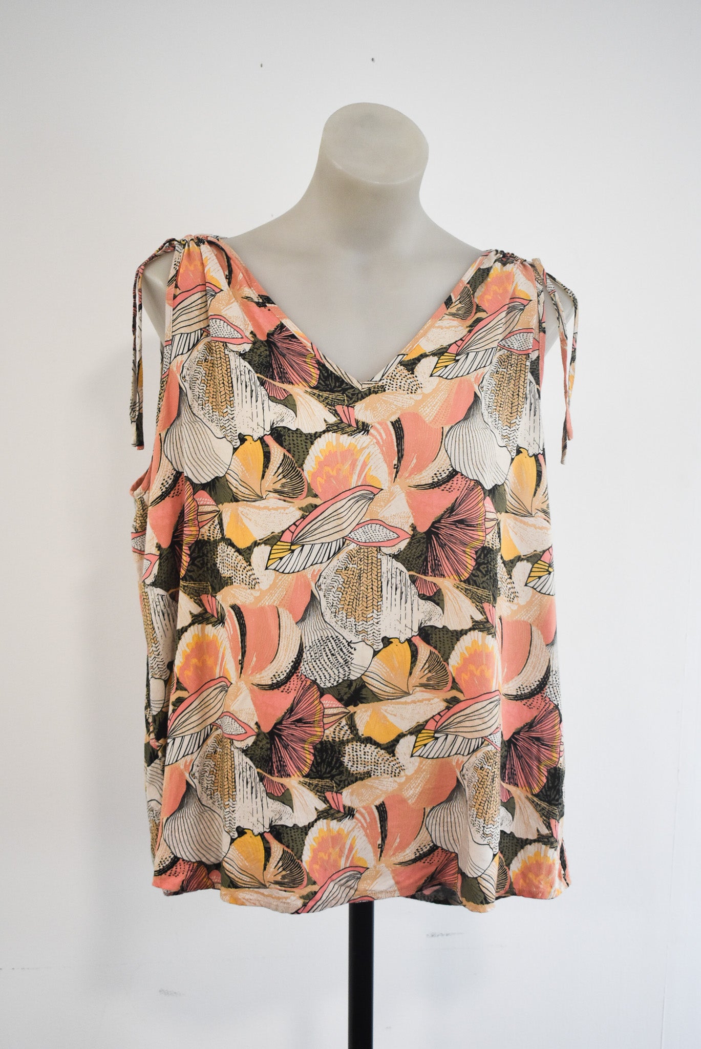 Soyaconcept floral ruched sleeve vest top, XL