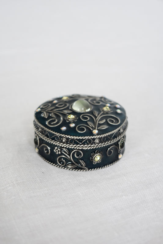 Gorgeous metal floral trinket box