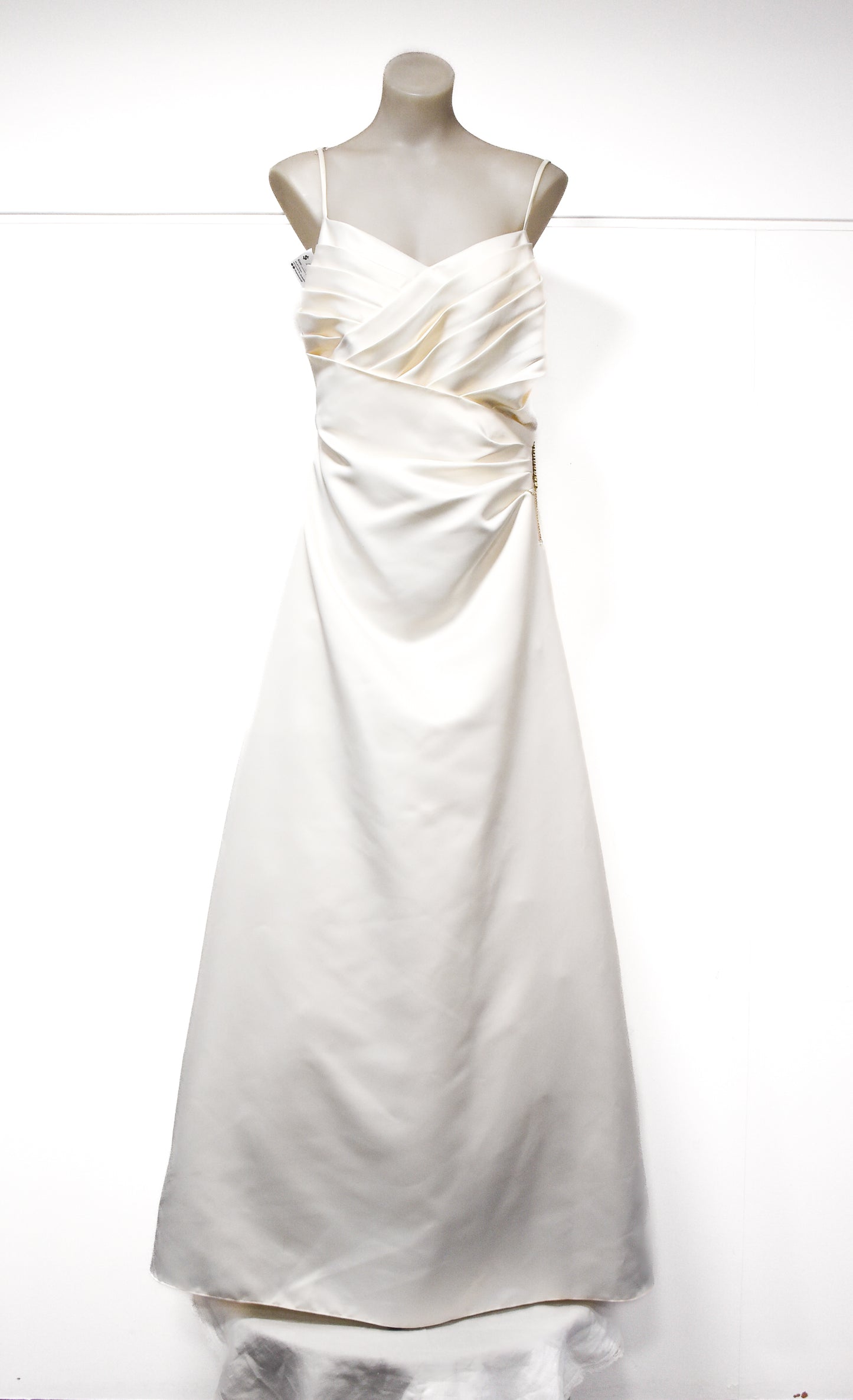 Gorgeous Mari Gourlay wedding dress, 14