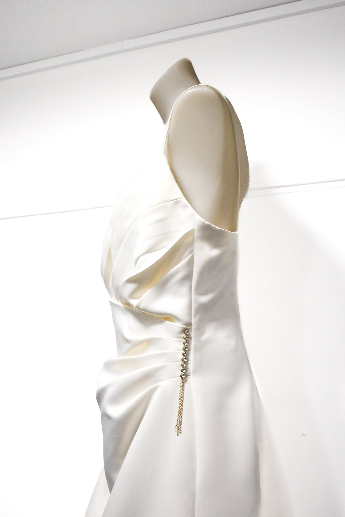 Gorgeous Mari Gourlay wedding dress, 14