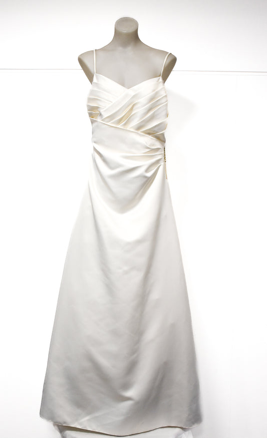 Gorgeous Mari Gourlay wedding dress, 14