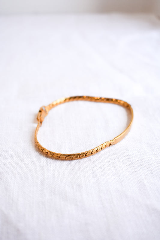 Standout "gold" chain bracelet