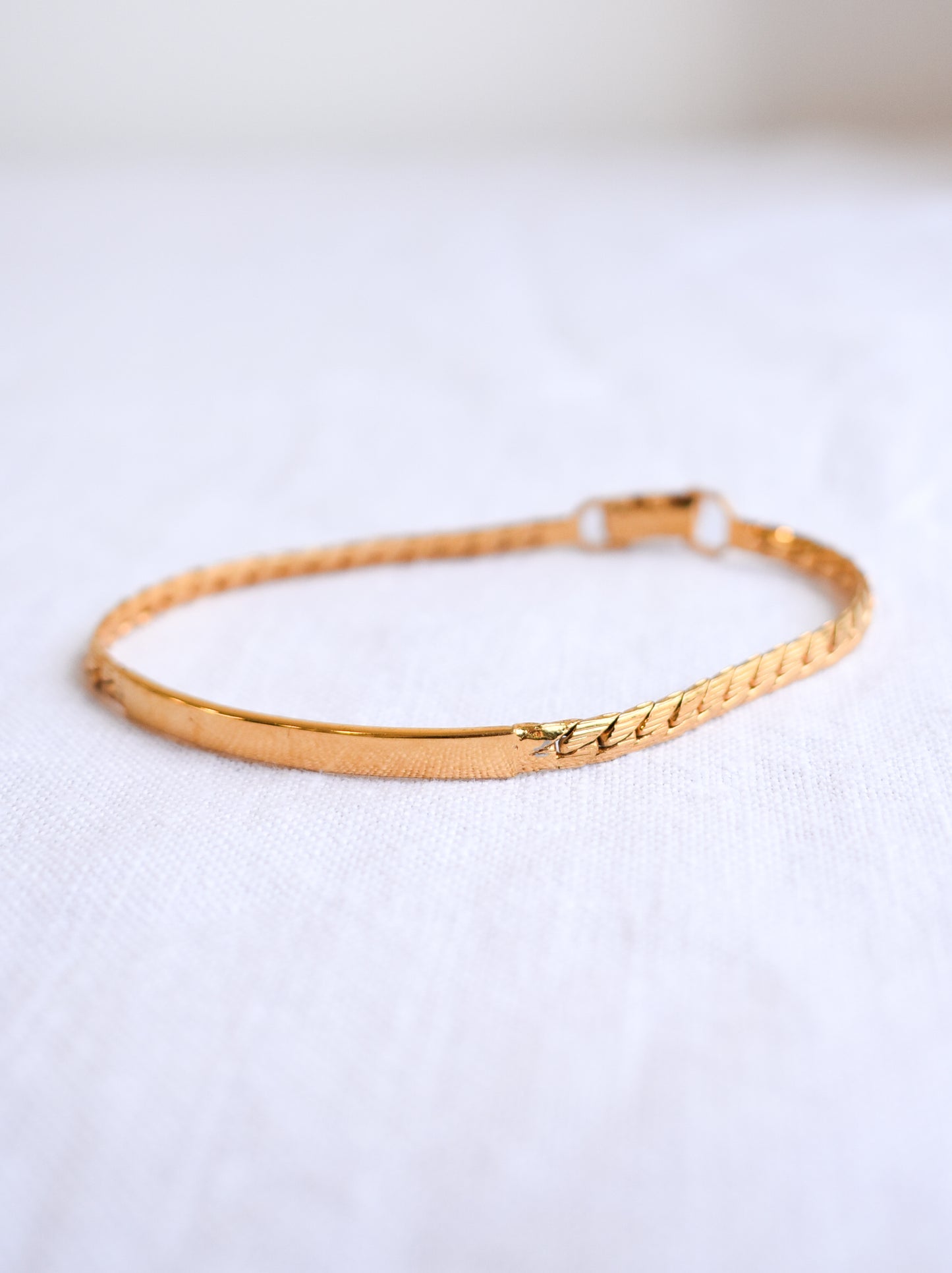 Standout "gold" chain bracelet