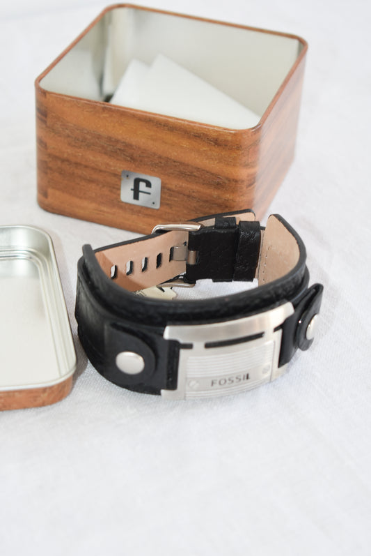 Fossil genuine leather arm band, new with tags