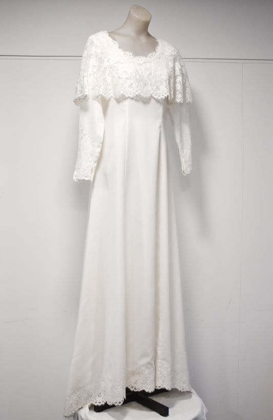 Dundee fashions vintage wedding dress