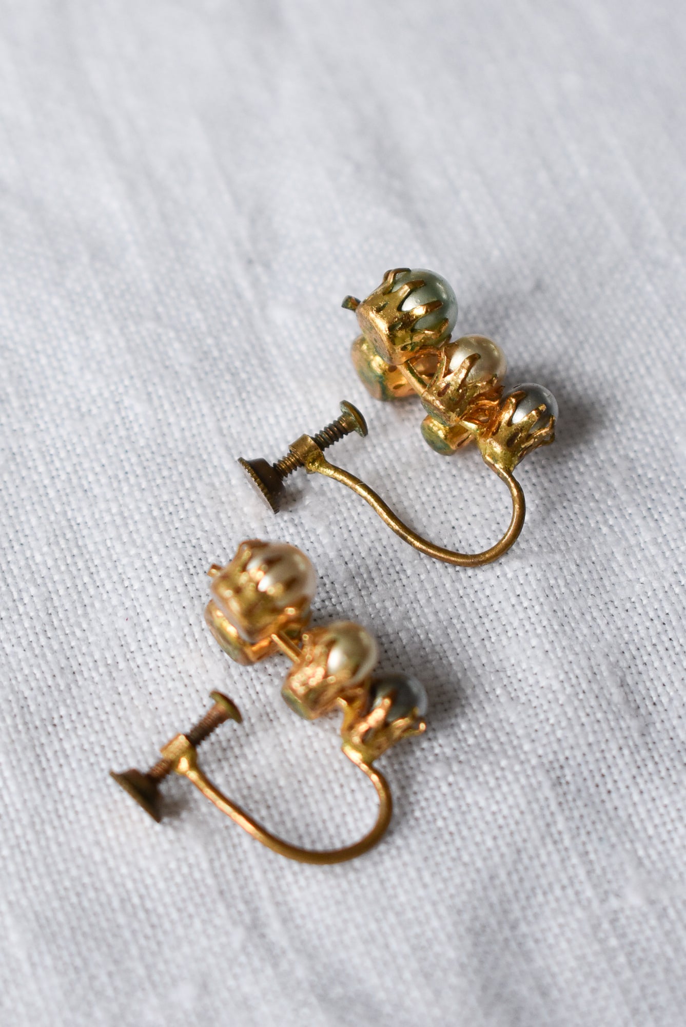 Vintage screw on faux pearl earrings