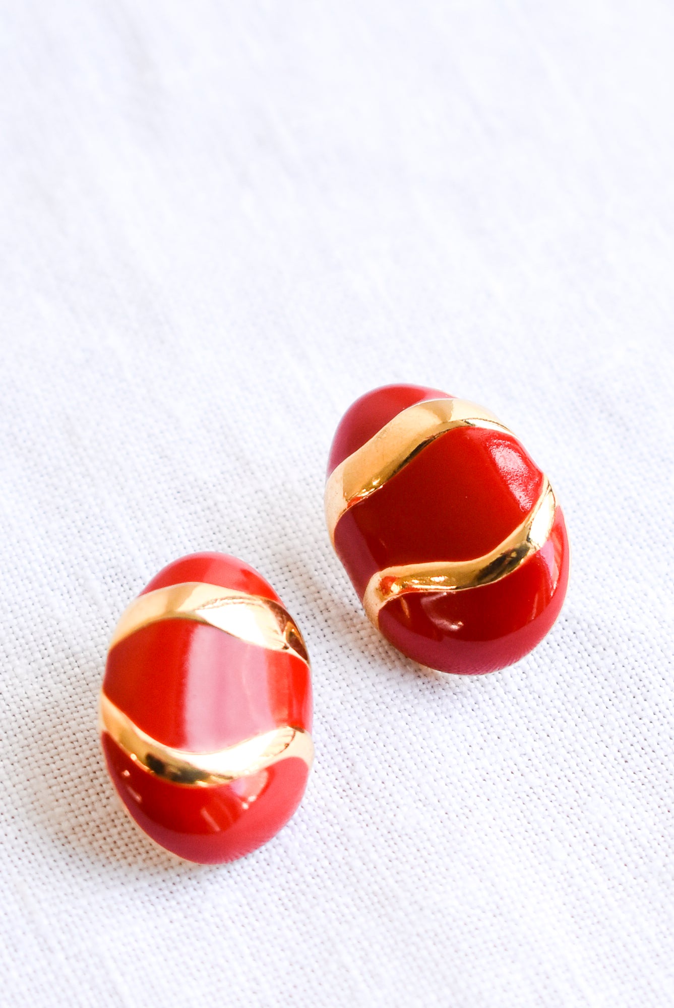 Funky red/gold oval stud earrings