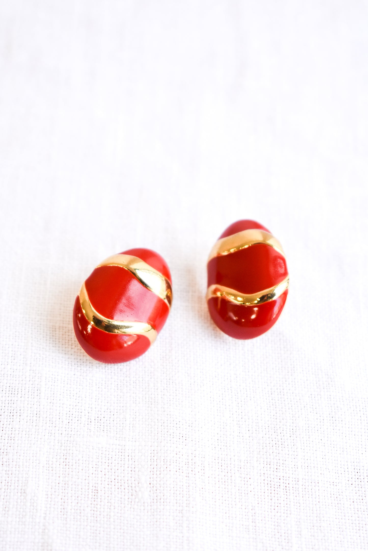 Funky red/gold oval stud earrings