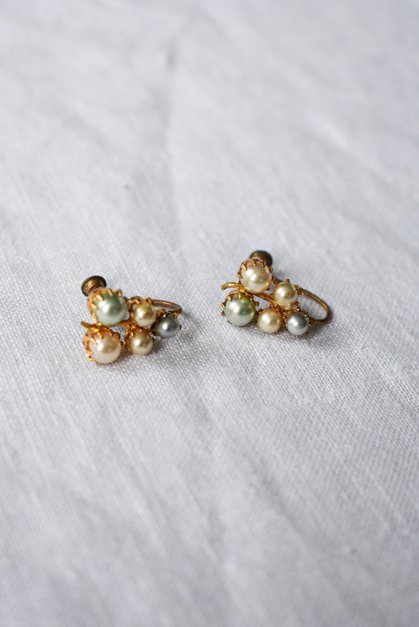 Vintage screw on faux pearl earrings