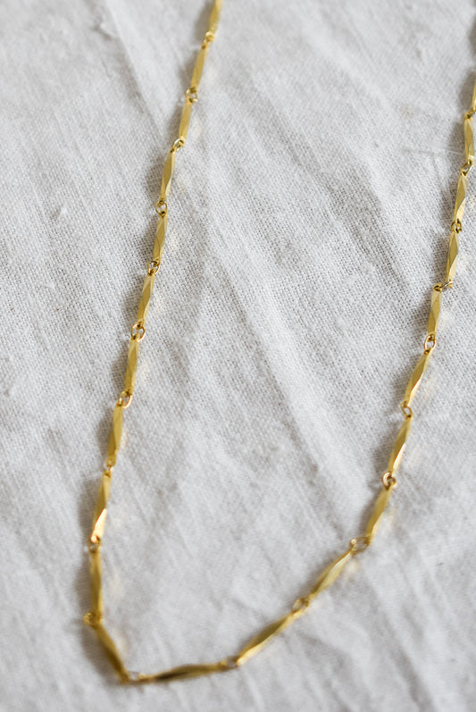 Retro golden beaded chain necklace