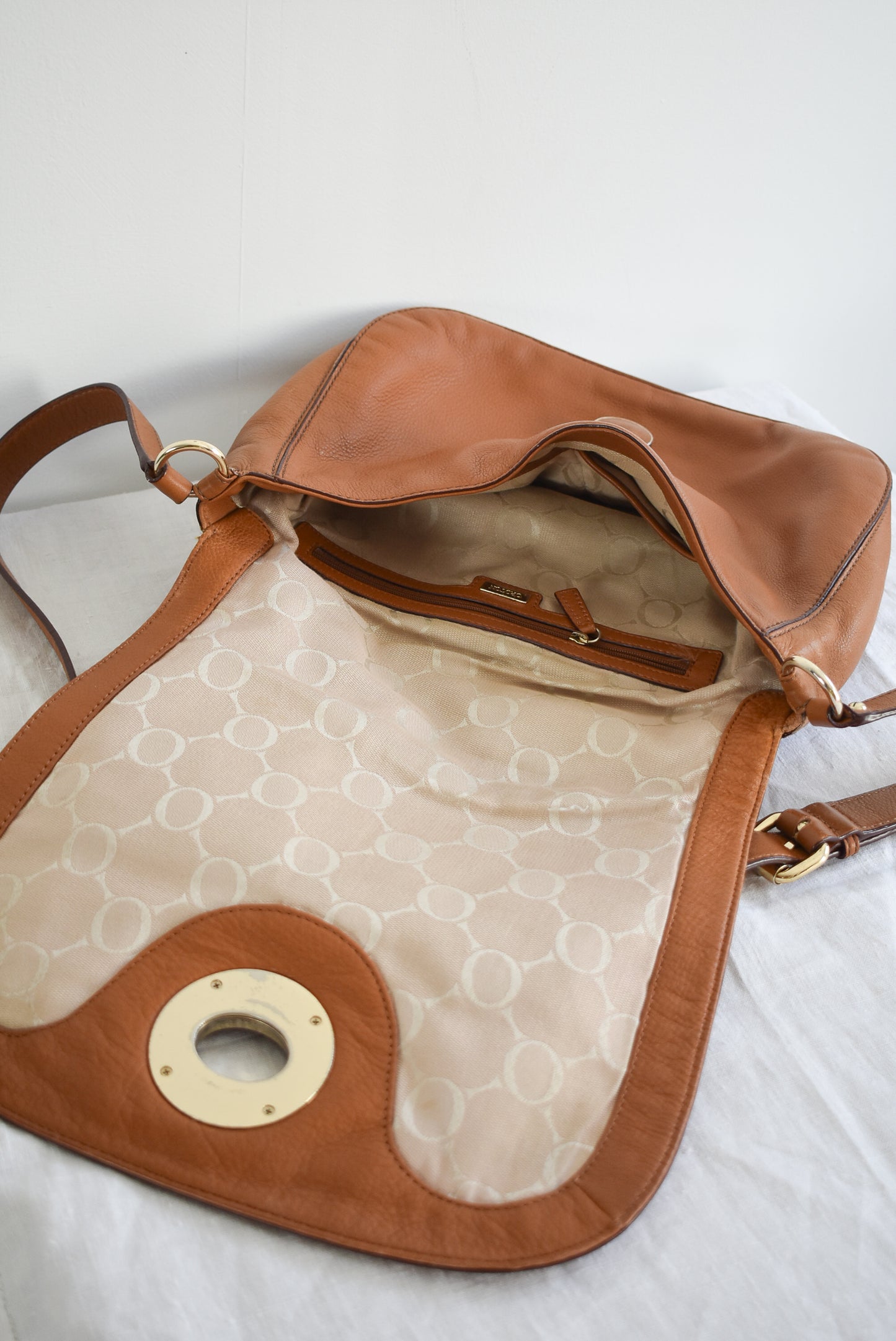 Gorgeous Oroton genuine leather bag