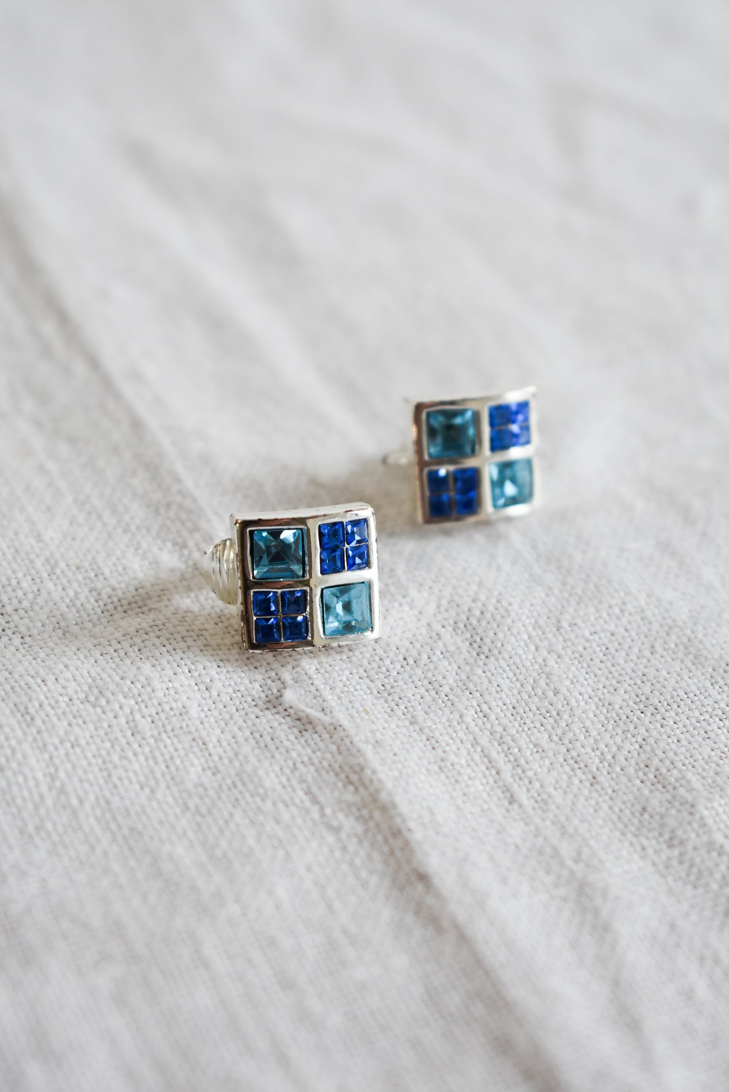 Retro blue glass diamante clip on studs