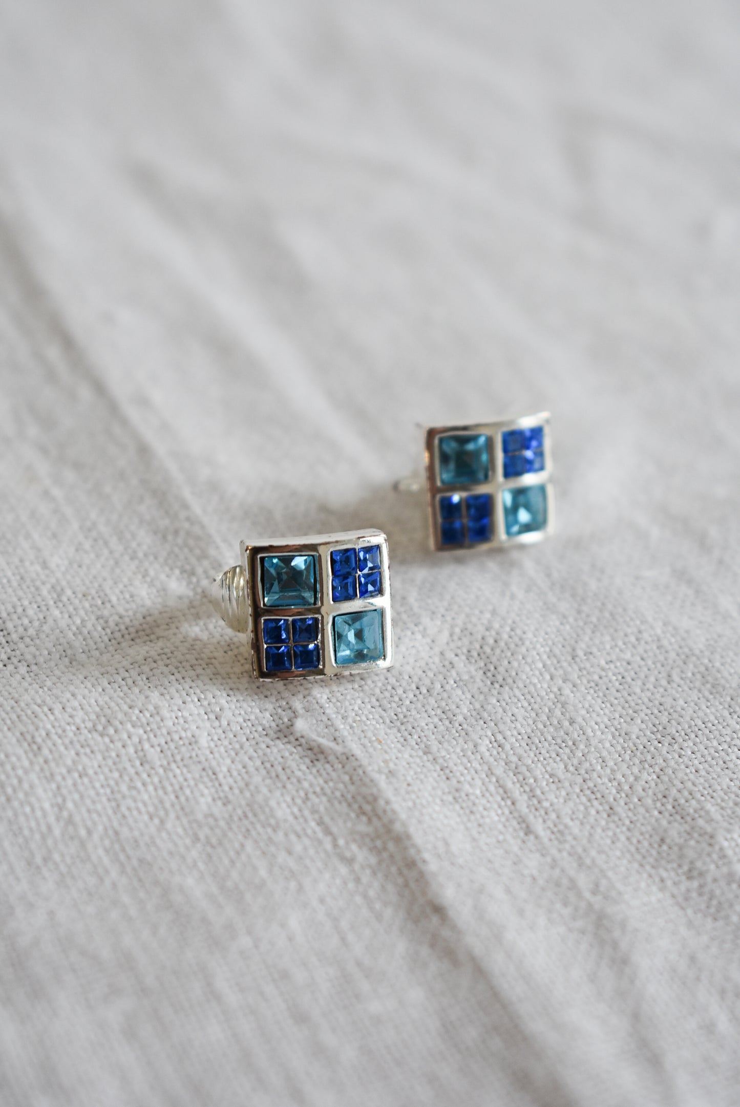 Retro blue glass diamante clip on studs