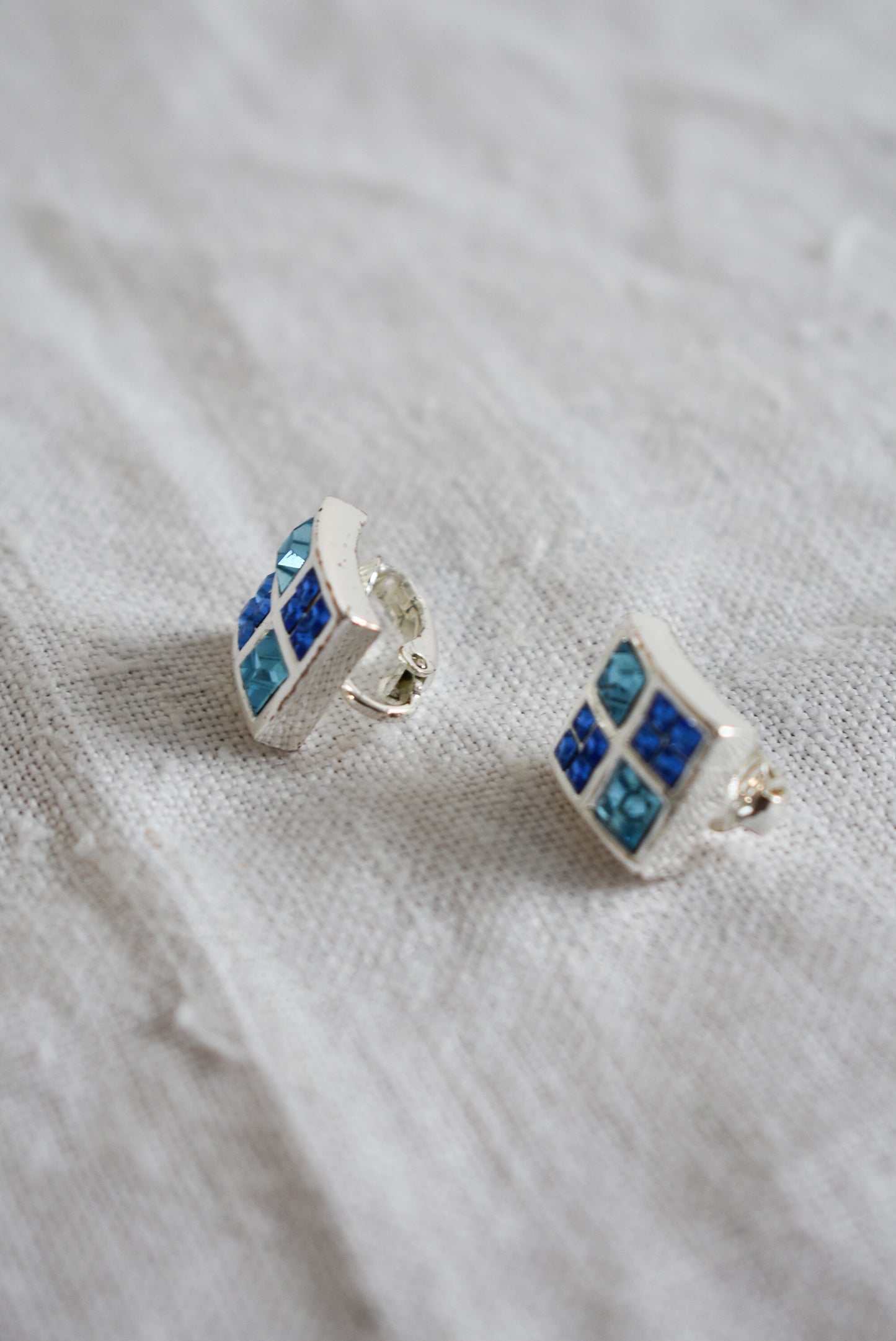 Retro blue glass diamante clip on studs