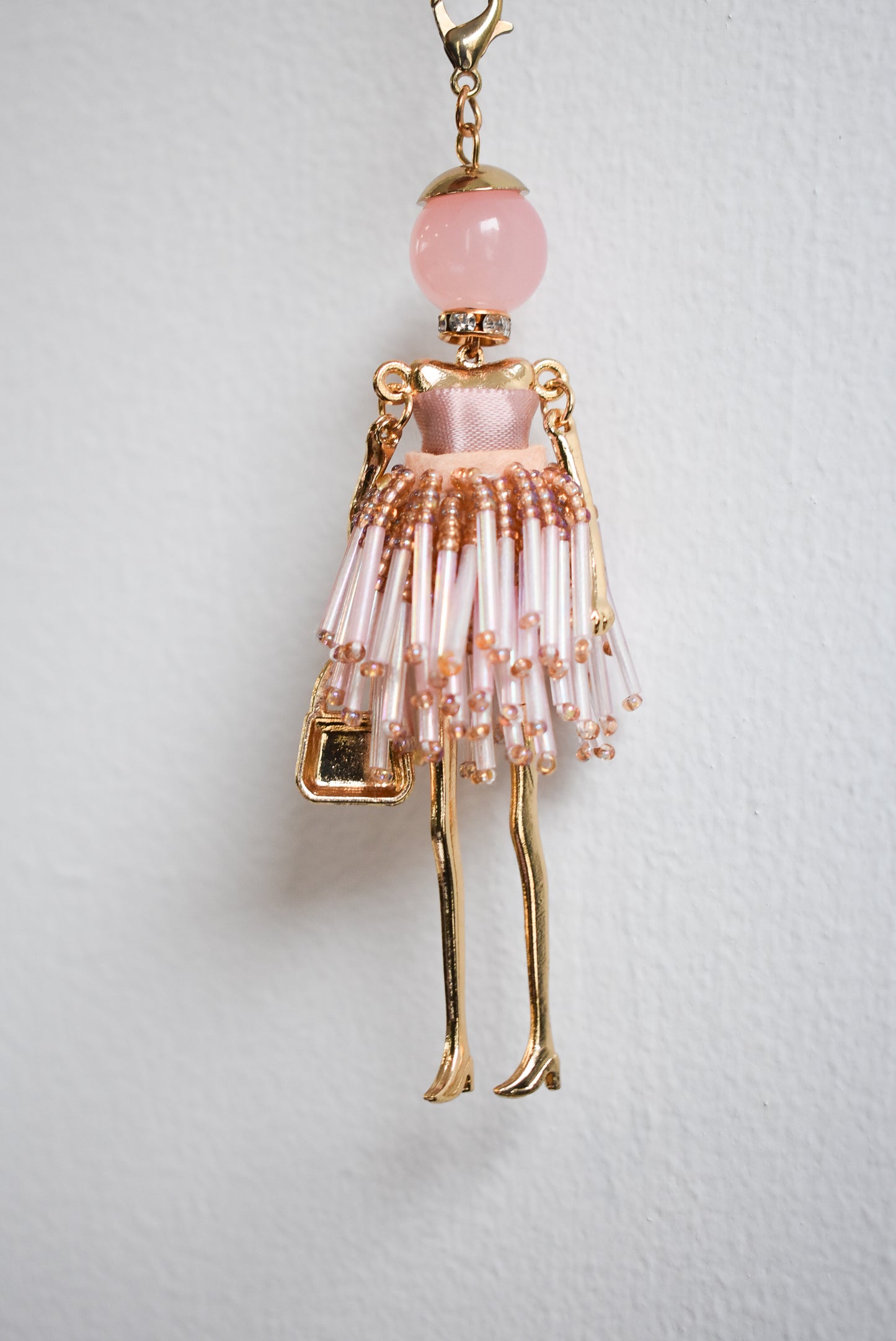 Gorgeous standout dolly necklace