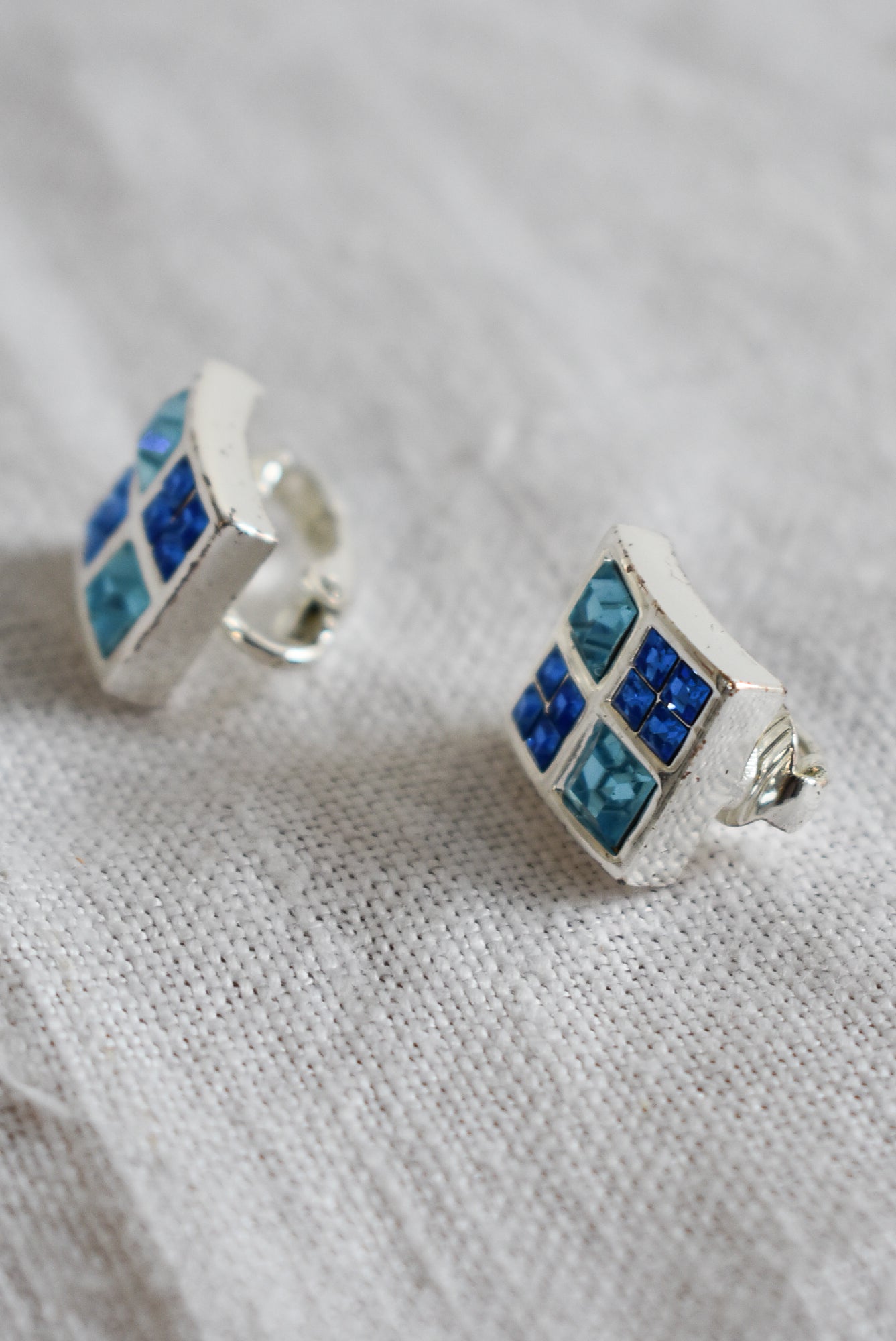 Retro blue glass diamante clip on studs