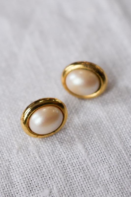 Stunning vintage faux pearl earrings