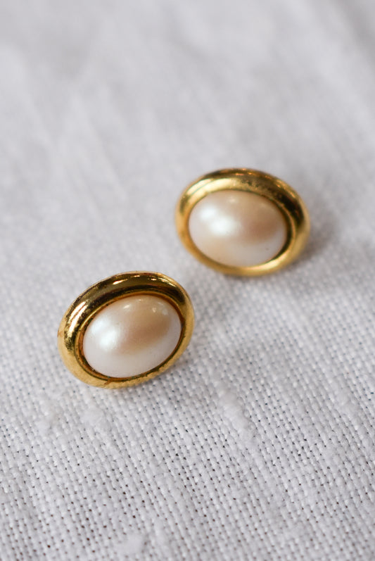 Stunning vintage faux pearl earrings