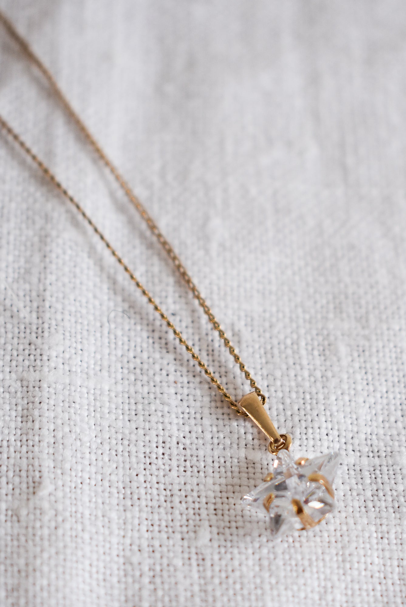 Gorgeous 9ct gold CZ star necklace