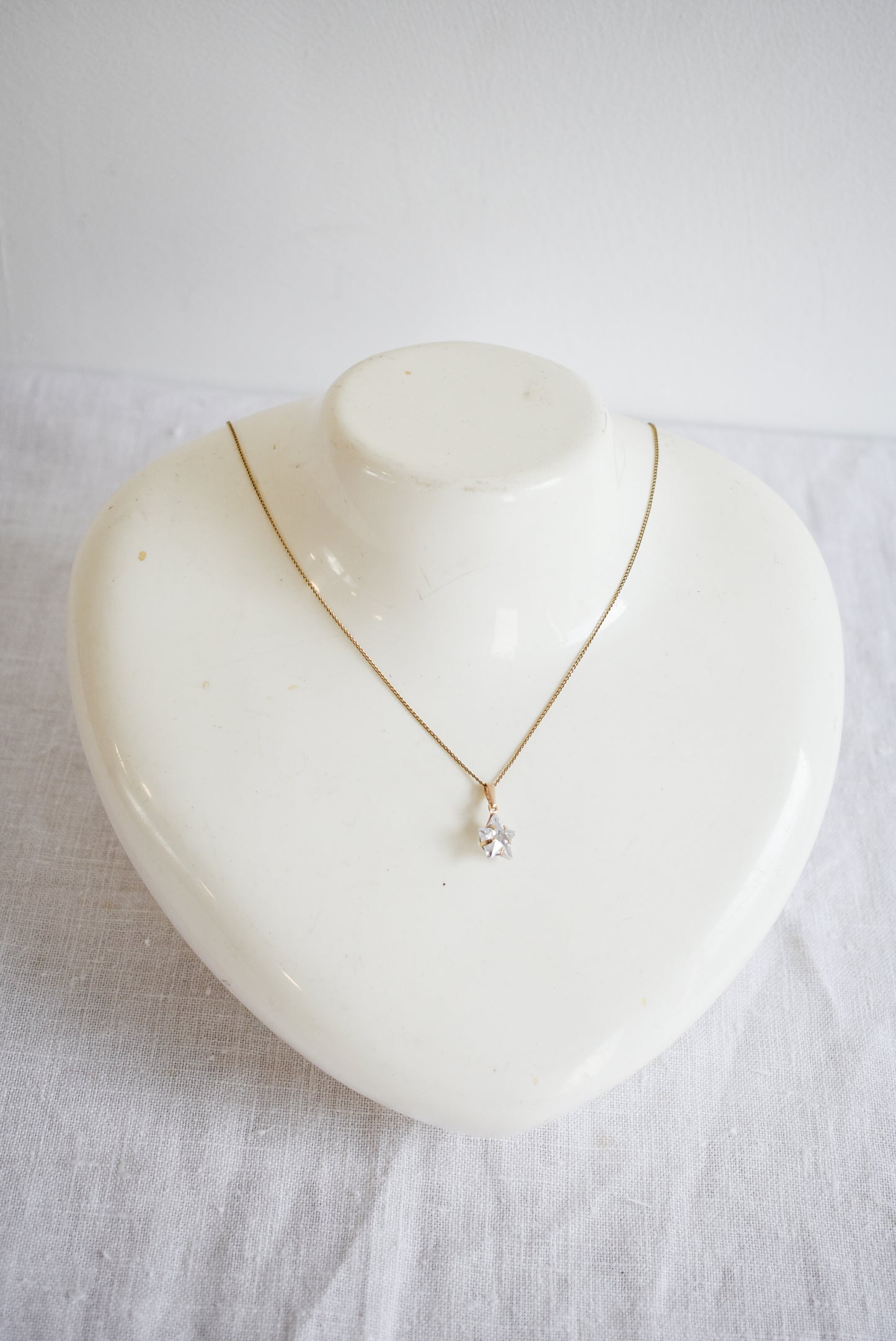 Gorgeous 9ct gold CZ star necklace