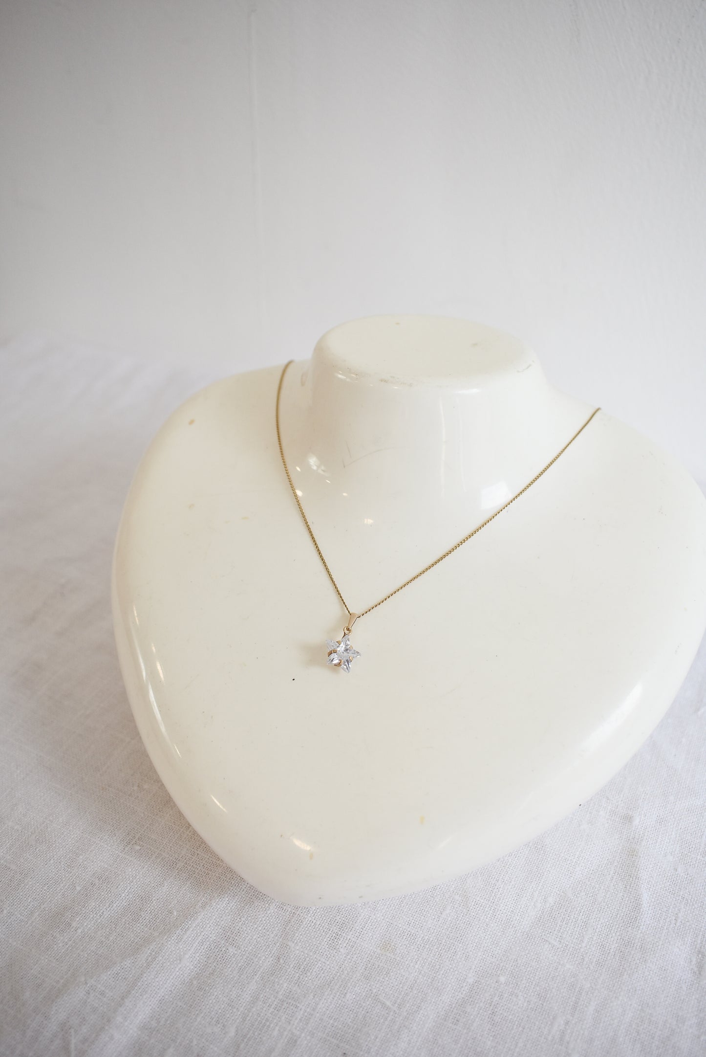 Gorgeous 9ct gold CZ star necklace