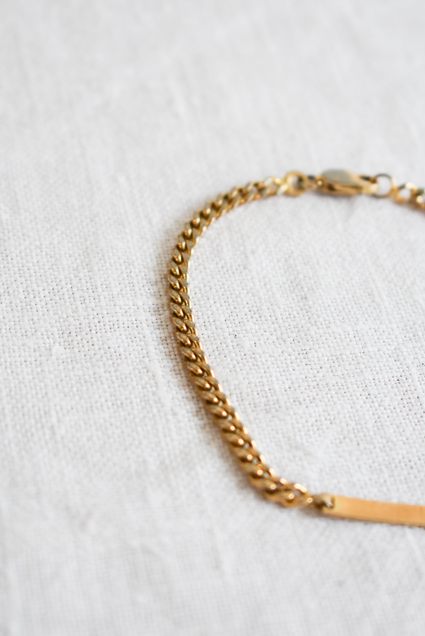 18ct Gold plated curb chain bracelet