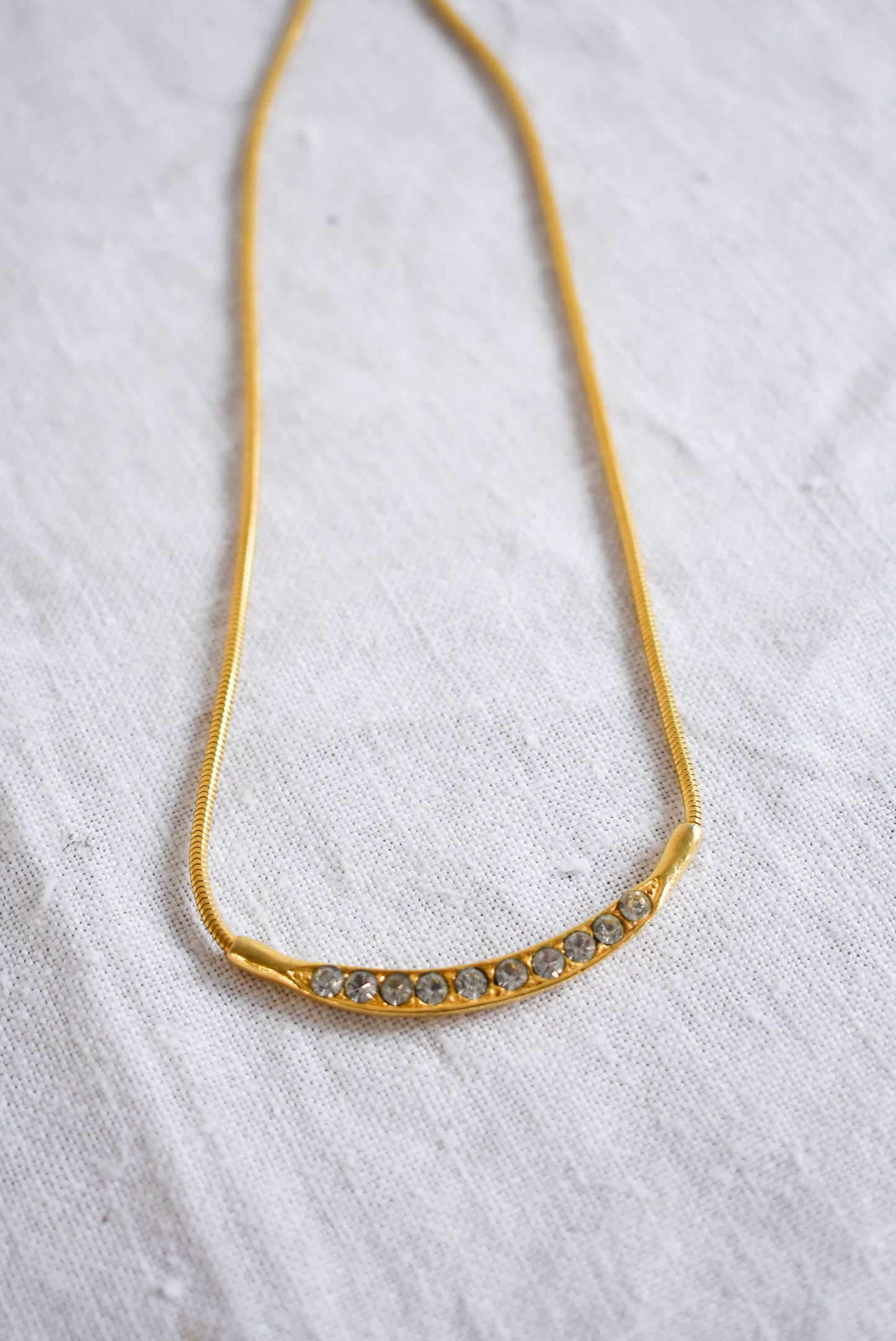 Retro golden snake chain choker