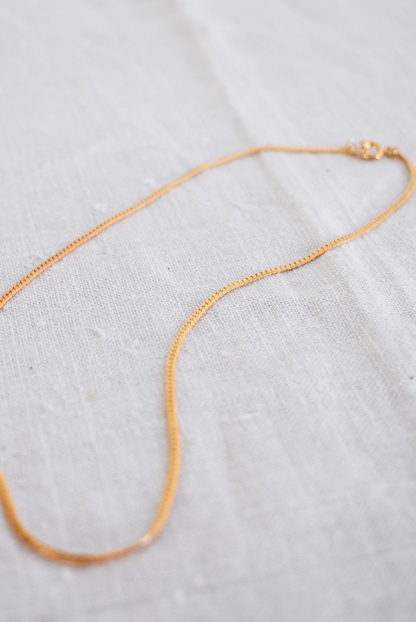 Gorgeous golden s chain necklace