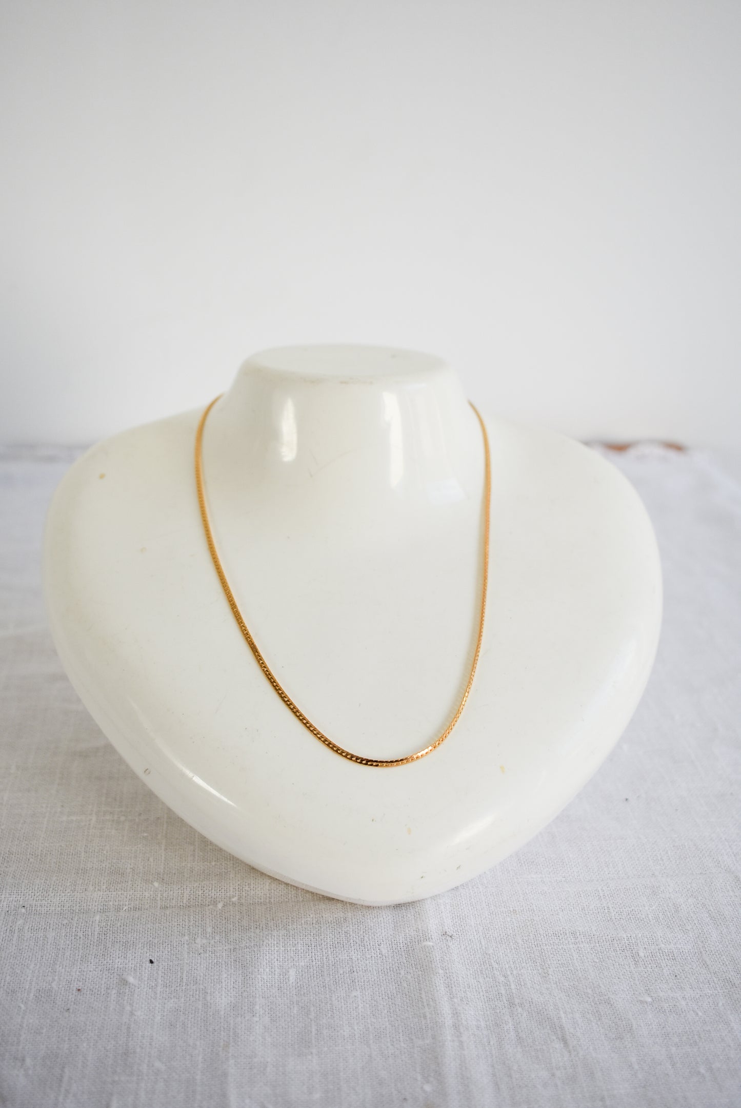 Gorgeous golden s chain necklace