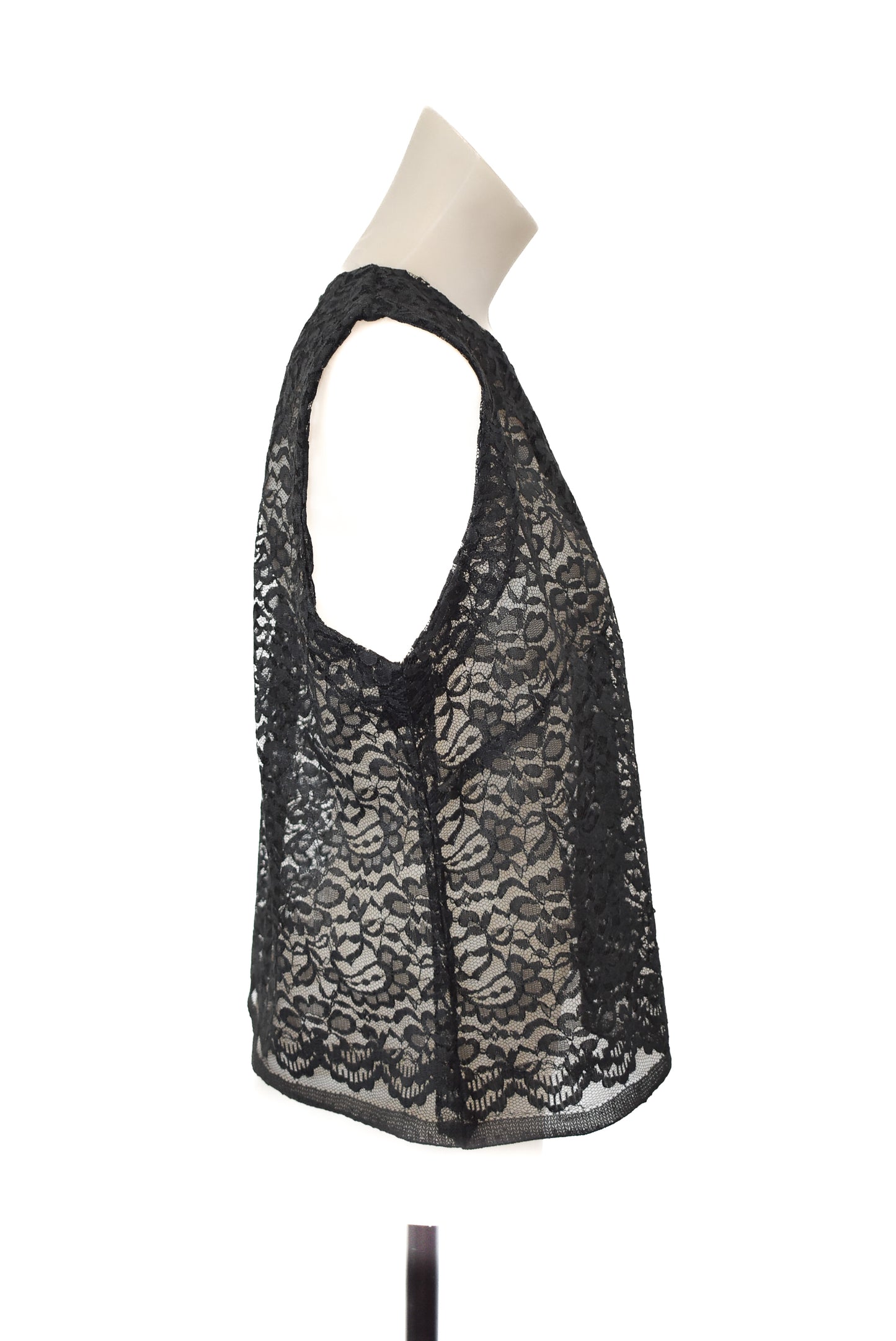 Handmade sleeveless lace top