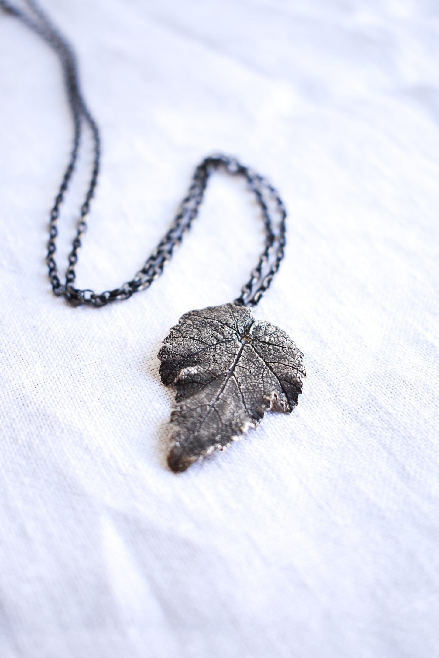 Gorgeous silver embossed leaf pendant necklace