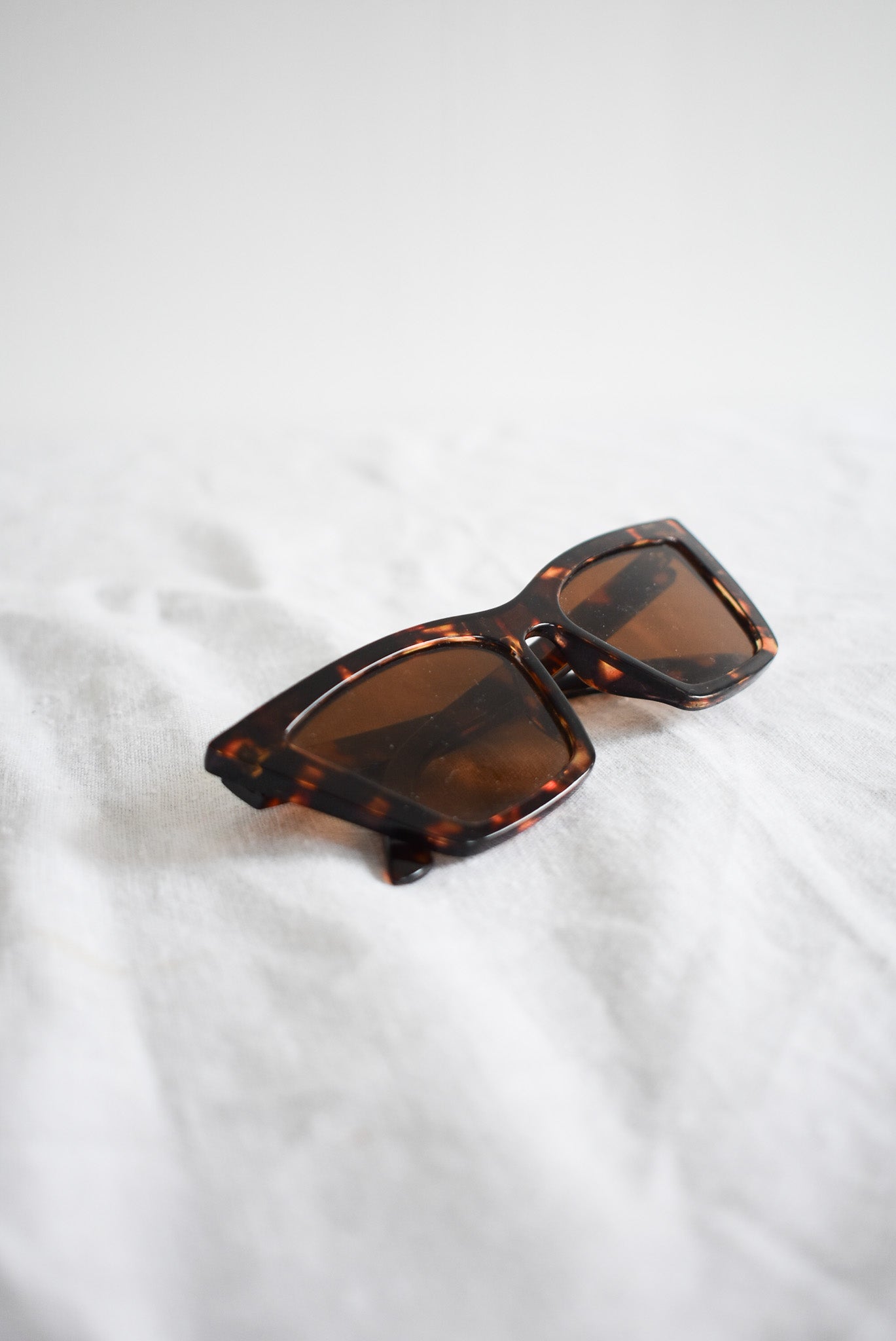 Chic tortoiseshell sunglasses