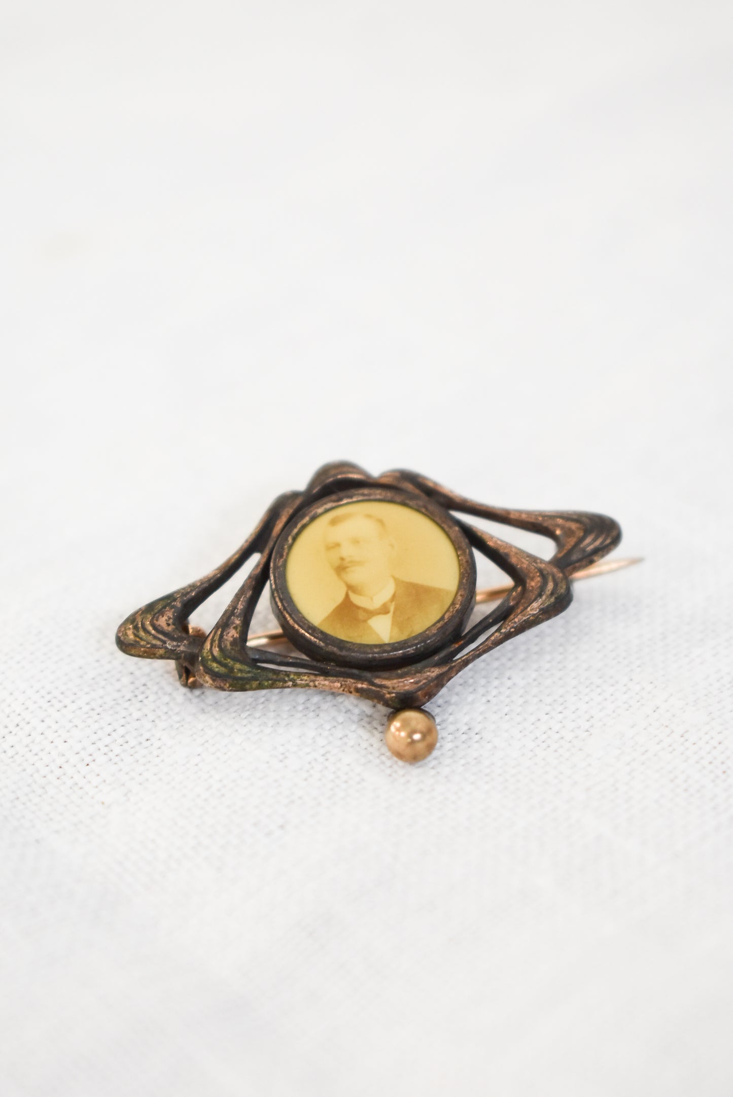 Vintage memorial brooch